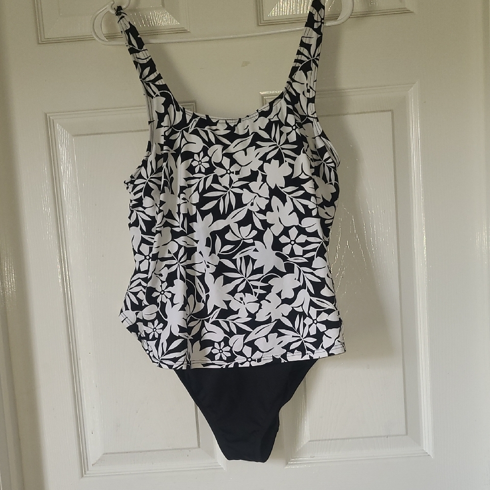 Lands' End Black and White Floral Swimsuit Size 12